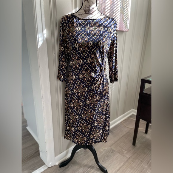 Charter Club Printed Sheath Dress ~ Ruched Side ~ Gold Buckle ~ M ~ Stretch - Picture 1 of 6